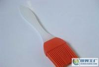 硅膠掃 通過美國FDA食物標(biāo)準(zhǔn)認(rèn)證的優(yōu)質(zhì)日用橡膠制品